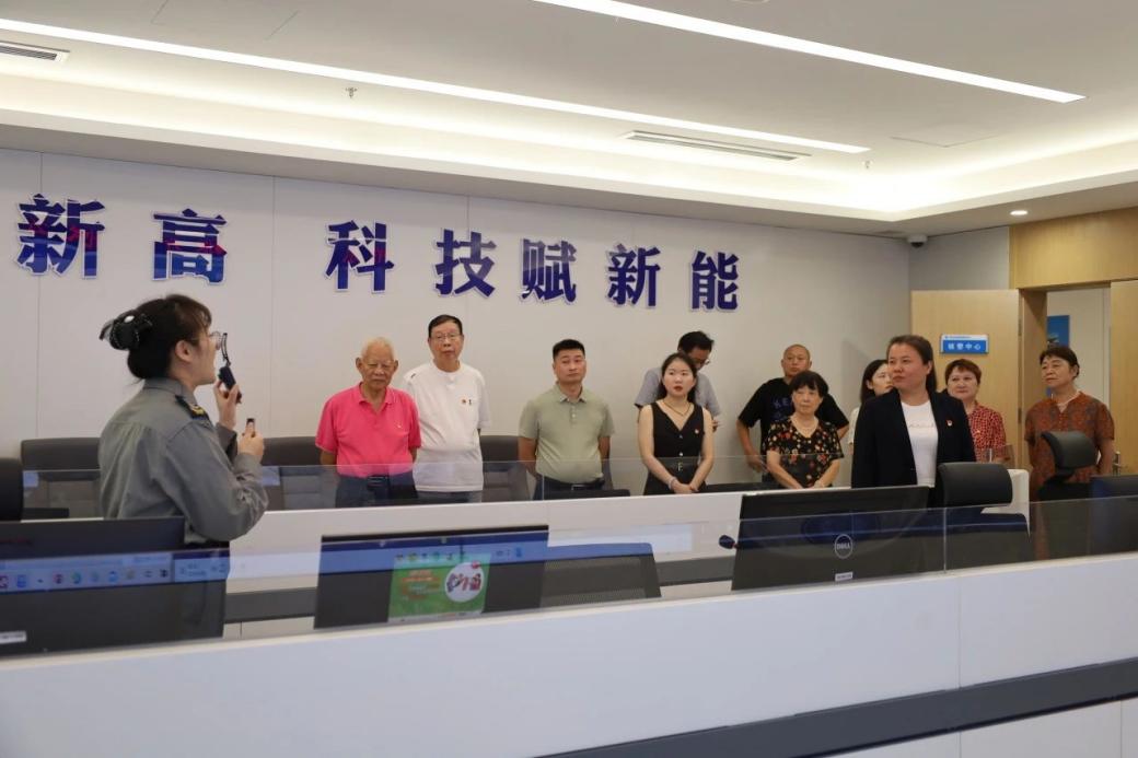 C:/Users/Administrator/Desktop/暖心相伴迎中秋 JN江南·体育网页版开展“万人看保安”中秋节系列活动/4.jpg4